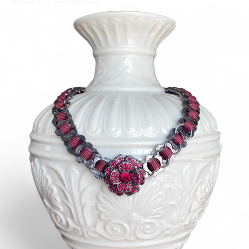 VINTAGE 90s/Y2K unique gunmetal & deep red choker w/ ornate rhinestone rose